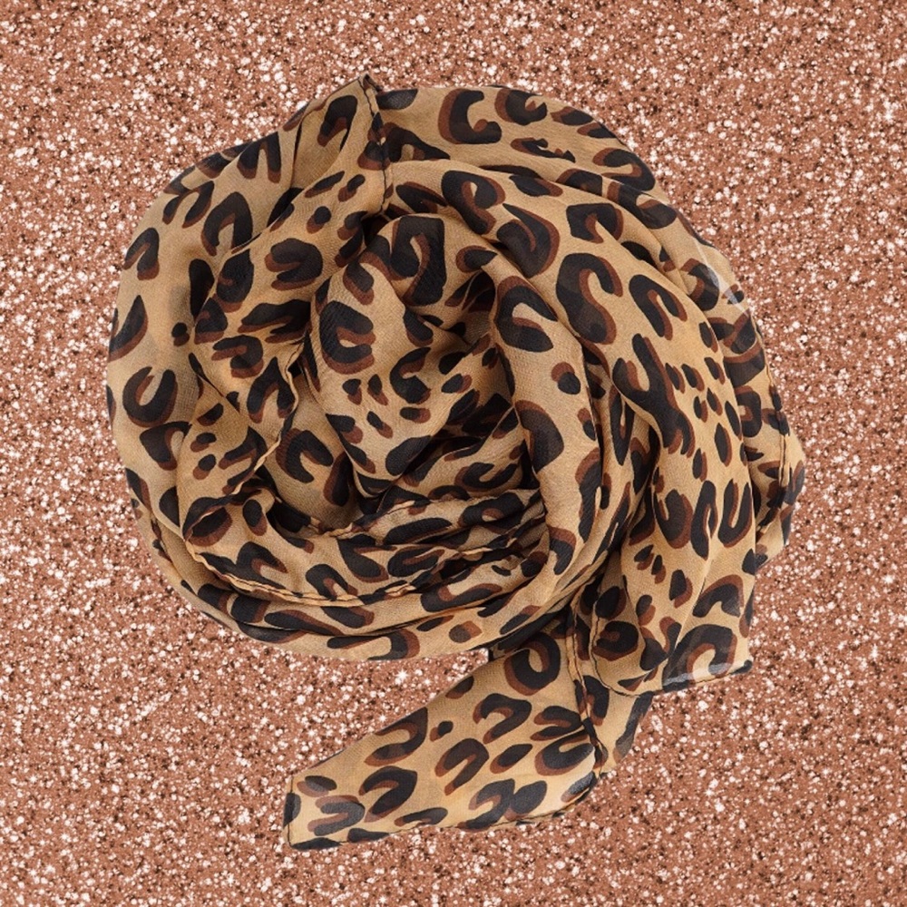 Lightweight Spring Leopard Print Scarf - Picture 3 of 5
